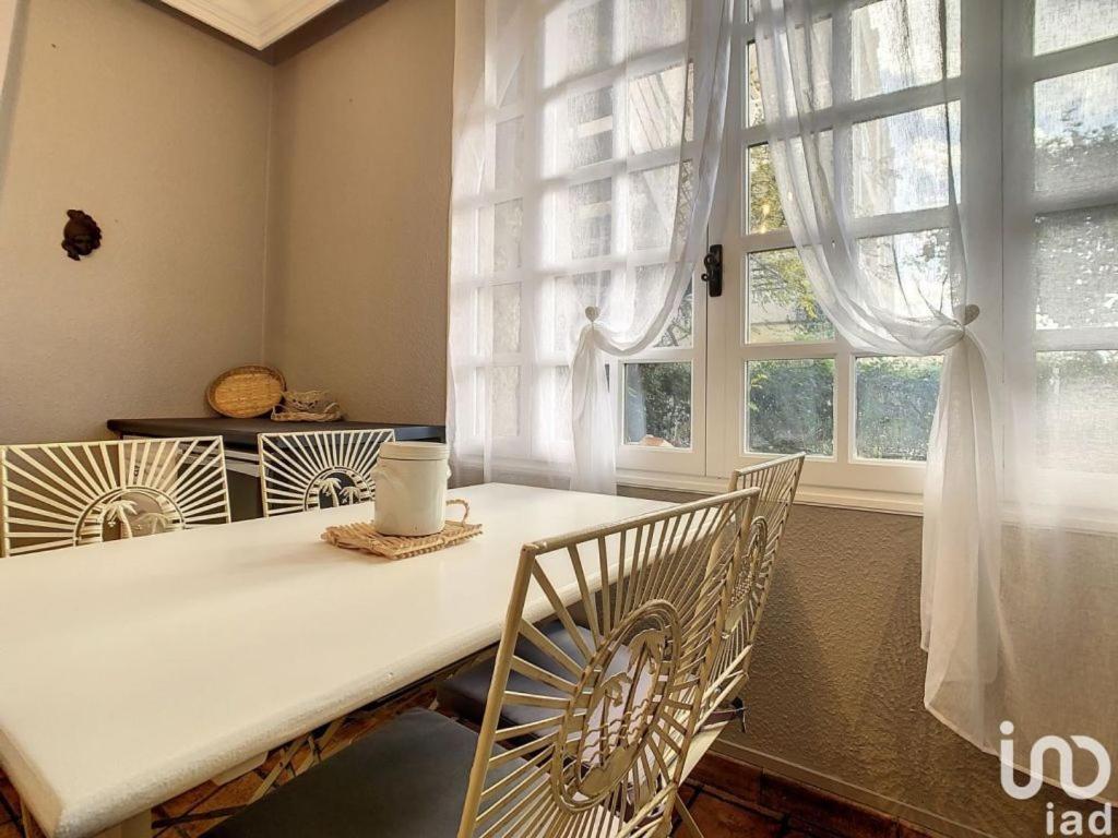 Apartment 1piece Avec Jardin Dans Mas De Caractere