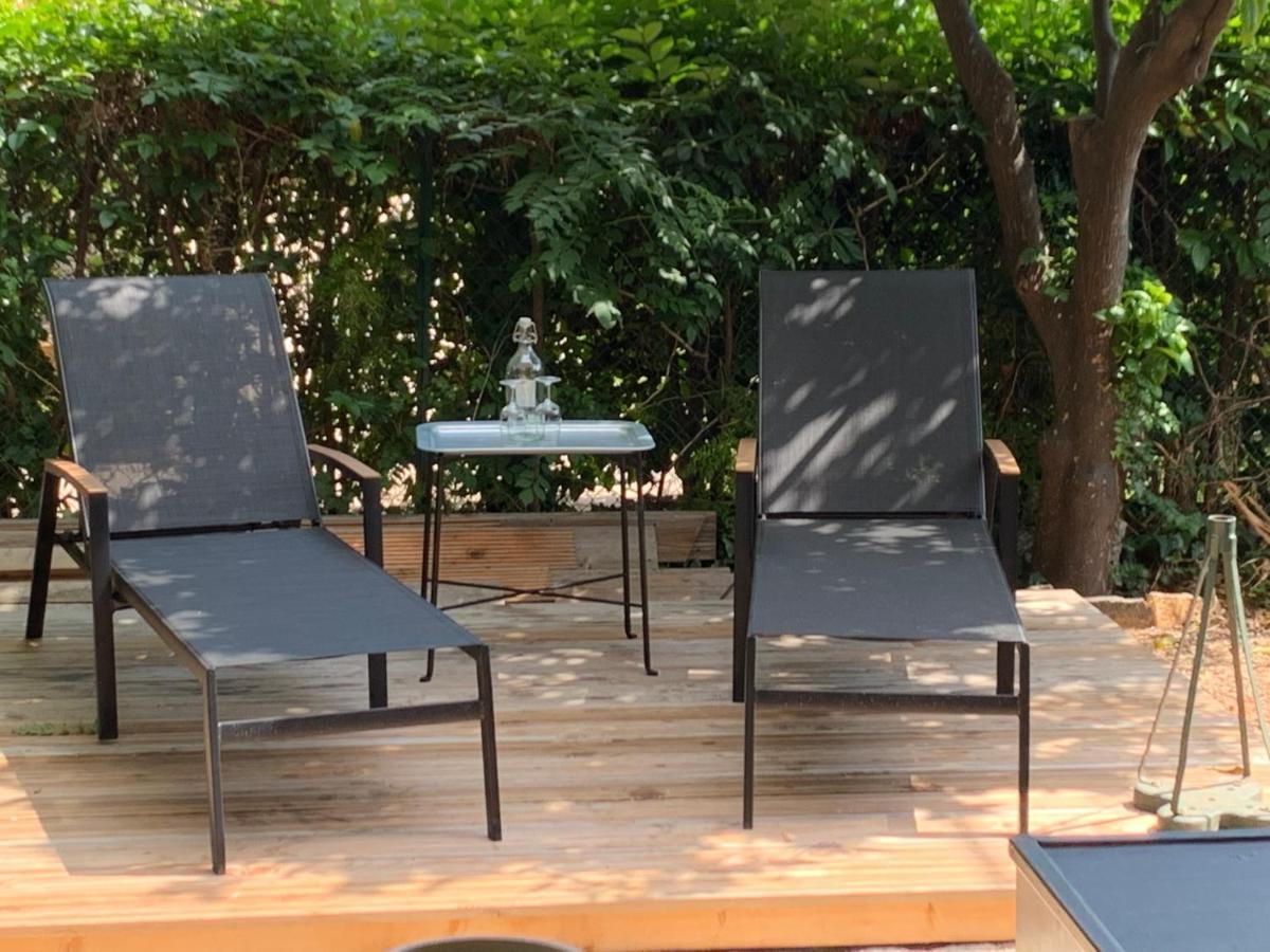 1piece Avec Jardin Dans Mas De Caractere * Saint-Laurent-du-Var