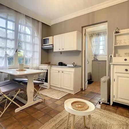 Appartement 1Piece Avec Jardin Dans Mas De Caractere Saint-Laurent-du-Var Exterior foto