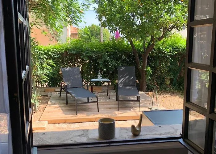 Appartement 1Piece Avec Jardin Dans Mas De Caractere