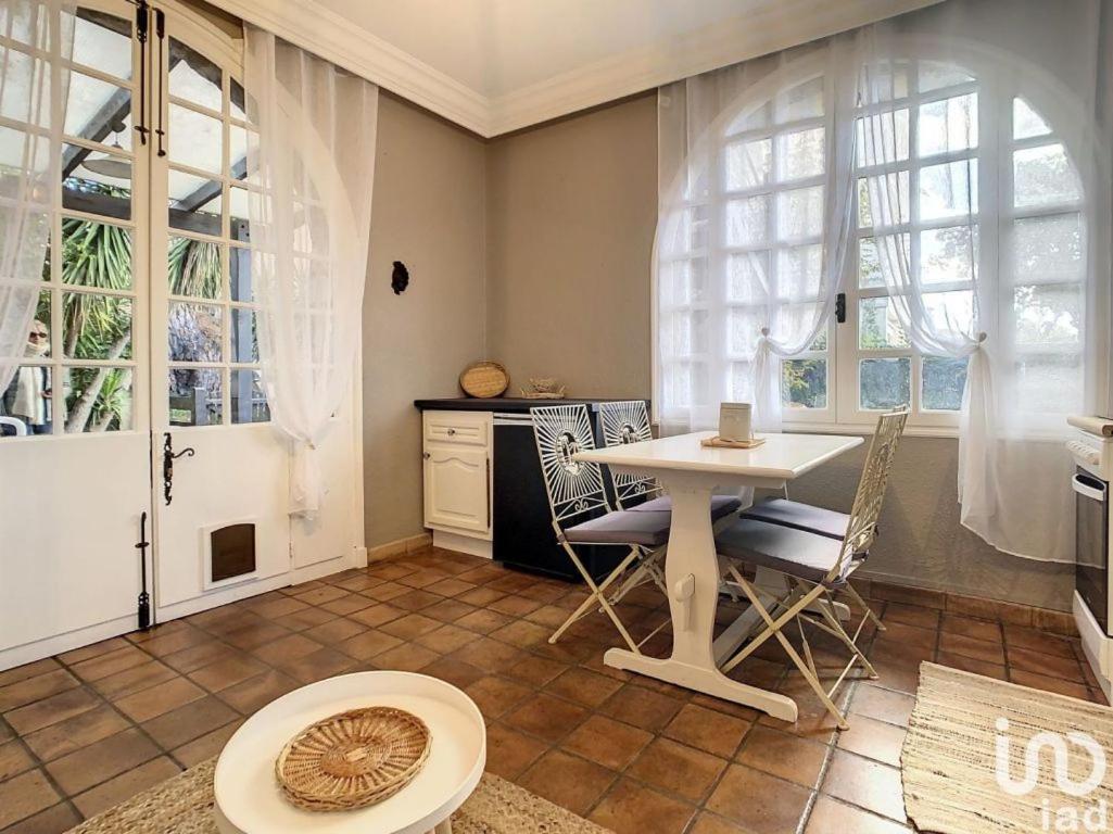 1piece Avec Jardin Dans Mas De Caractere Apartment *